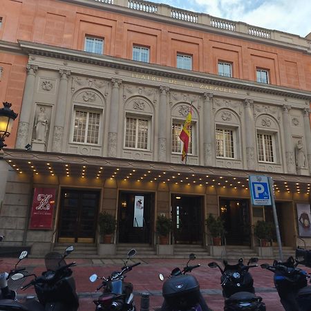 Hostel Latimoamericano Masculino Мадрид Екстериор снимка