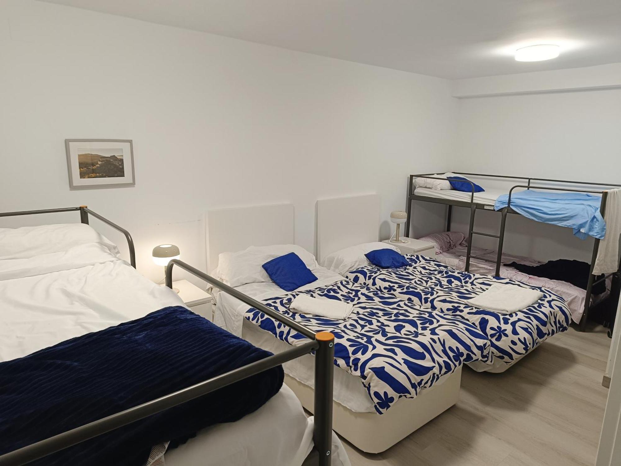 Hostel Latimoamericano Masculino Мадрид Екстериор снимка