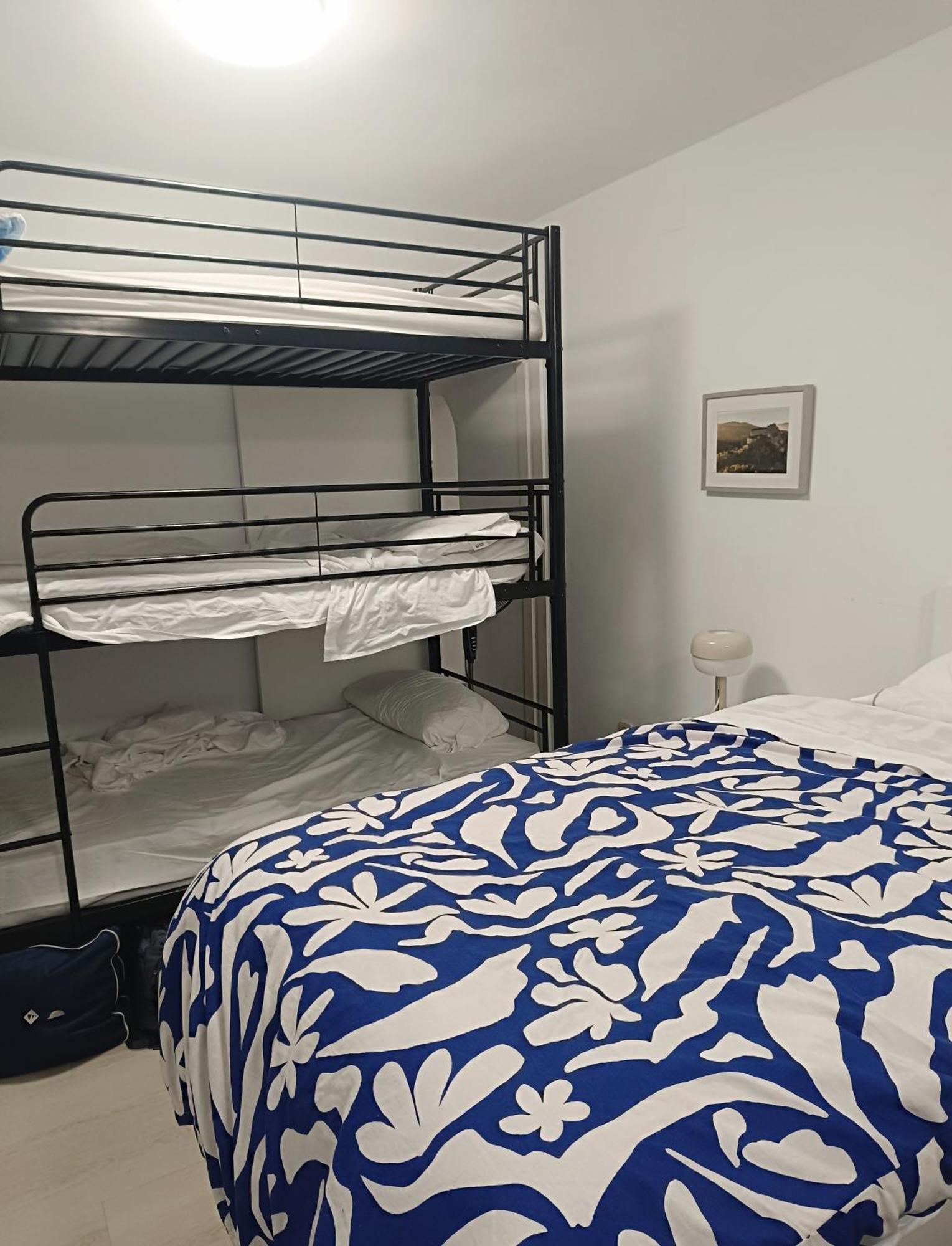 Hostel Latimoamericano Masculino Мадрид Екстериор снимка